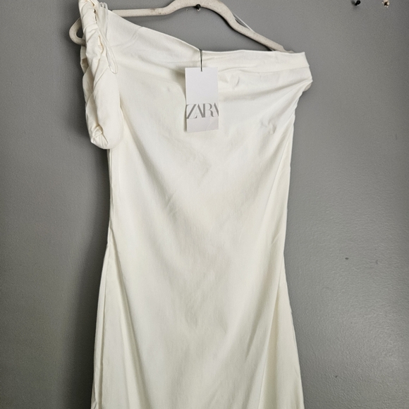 Zara One Shoulder White Dress - Picture 3 of 10